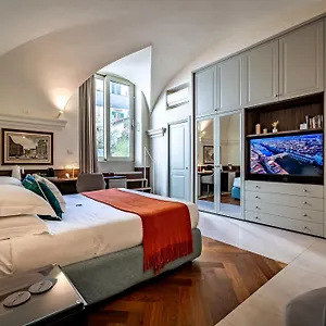 Dimora Collection - Le Corti - Boutique Luxury In A Restored 13th Century Convent, With Sauna And Gym (adults Only) Florence