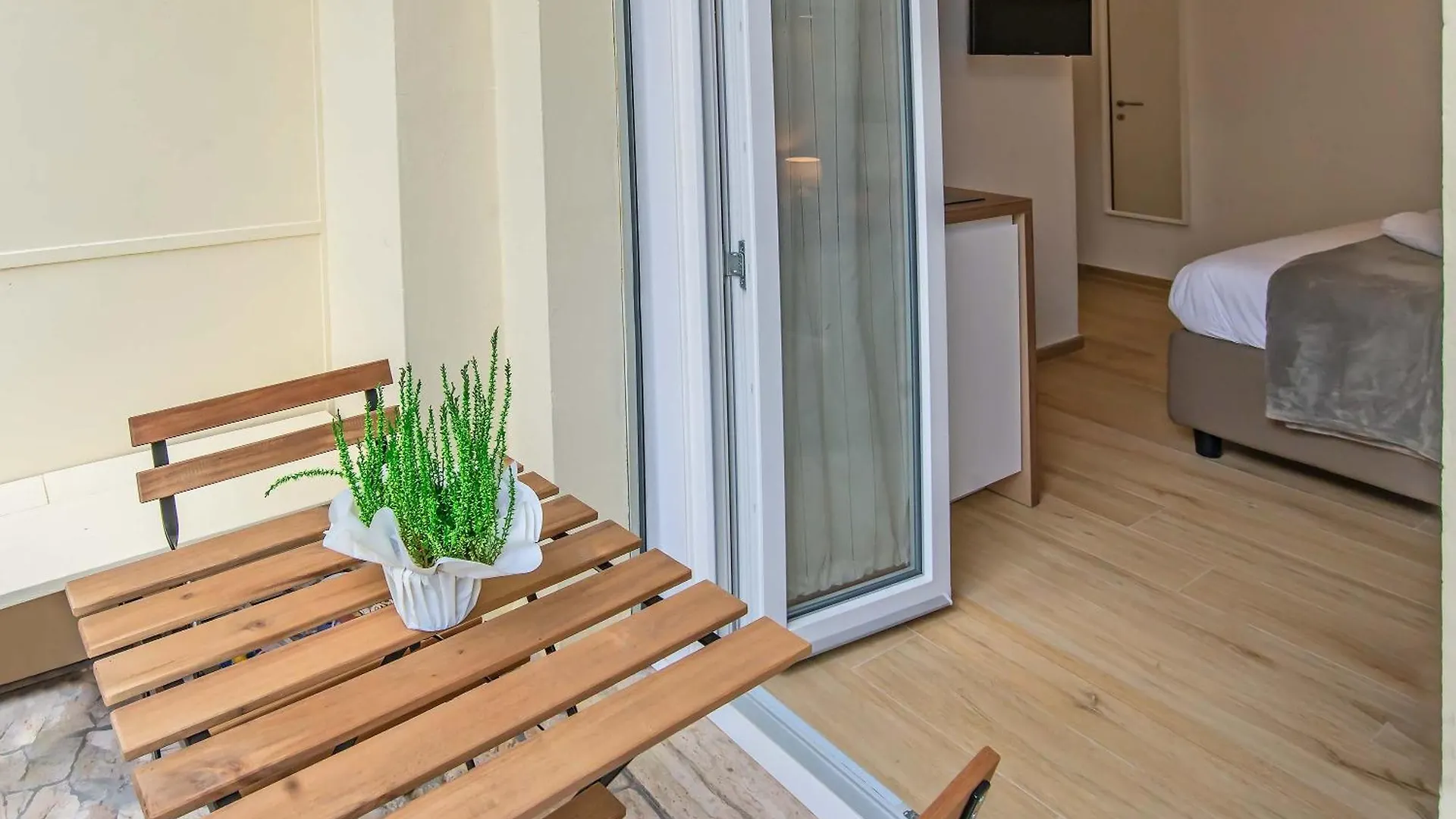 Casa Eleonora Aparthotel Florence Italy